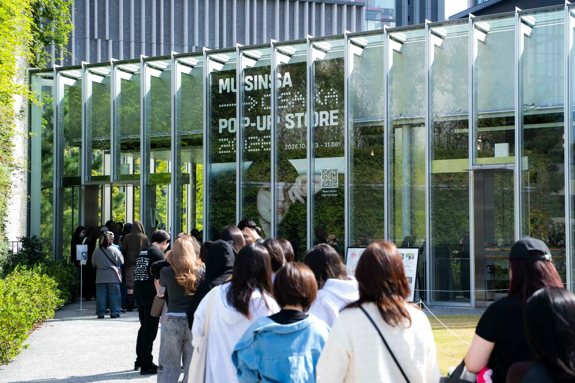 大阪・梅田のMUSINSAポップアップ会場の外観