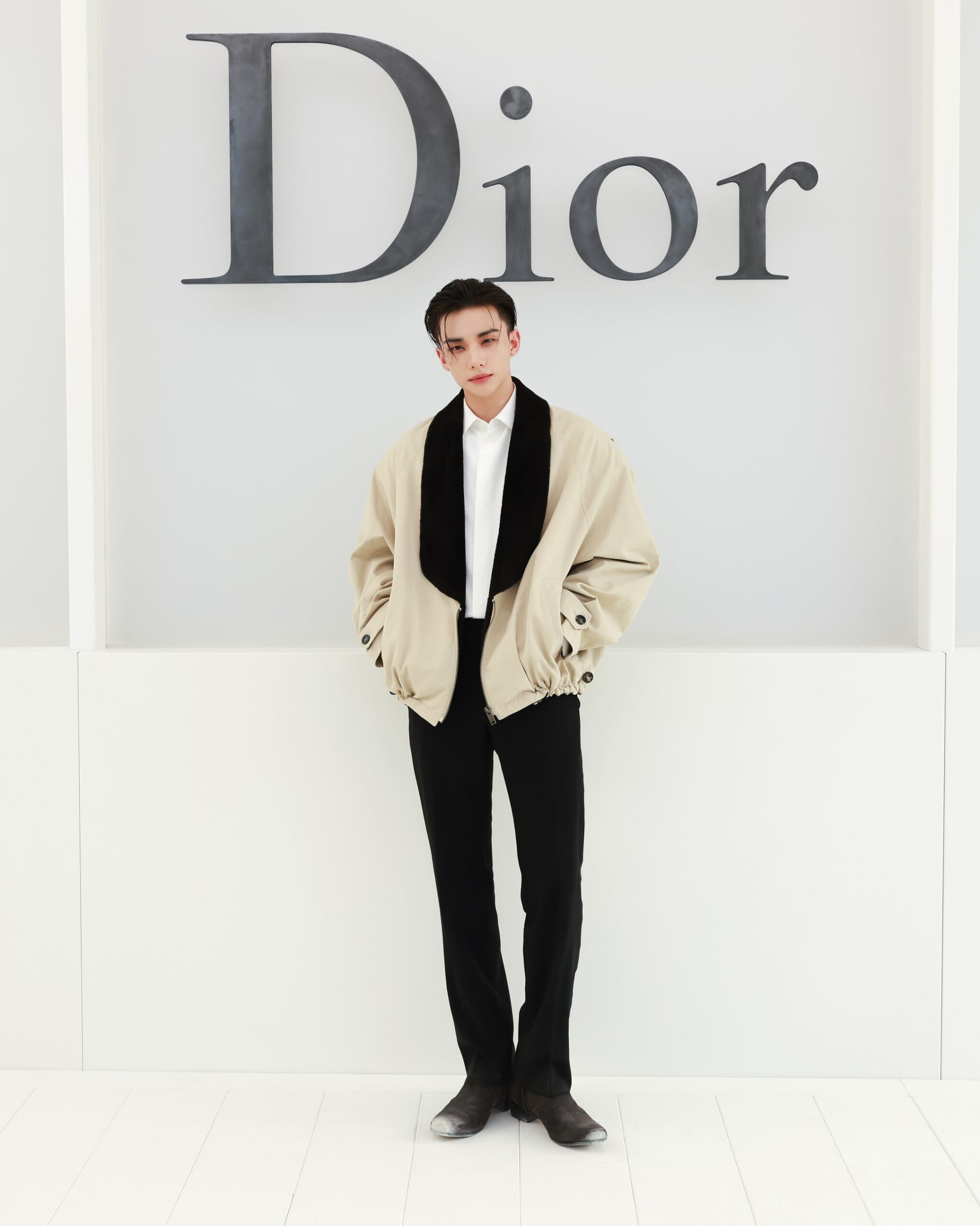 Diorのショーに来場したヒョンジンのブルゾンスタイル