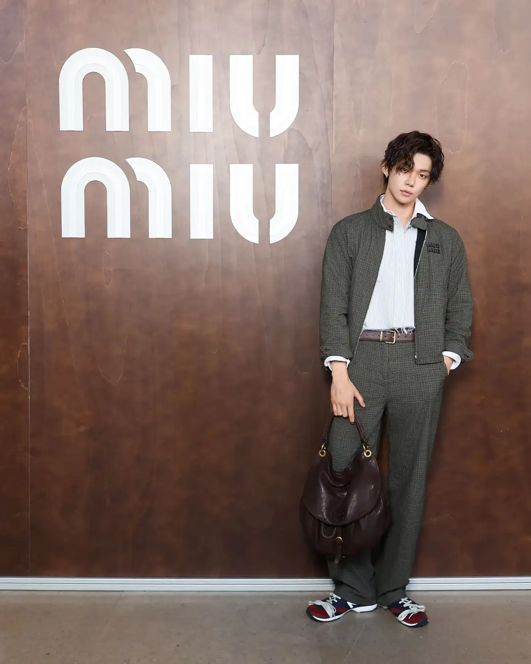 Miu Miuのショーに来場したTXTのヨンジュン