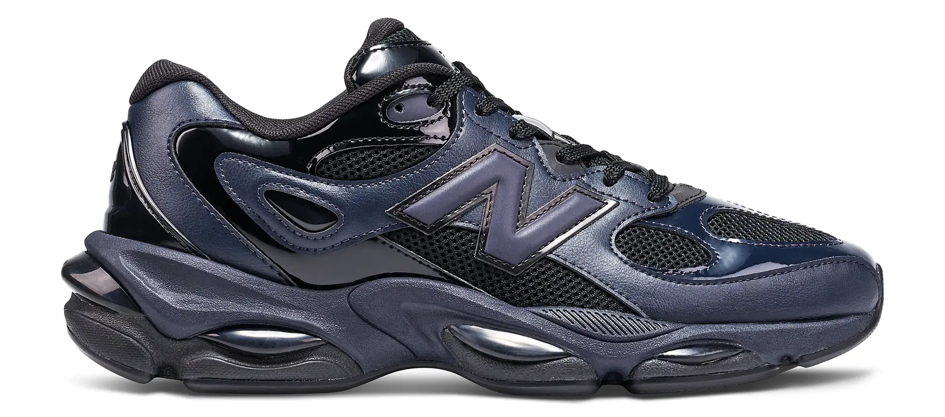 New Balance 983のデザインを紹介する公式写真