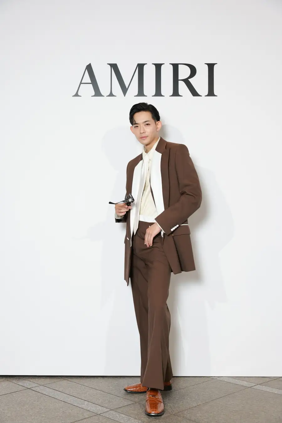 【2025年11月14日(金)】神宮寺勇太さんがAMIRIの夜へ。青山で重なった音楽とドレスアップ 写真2