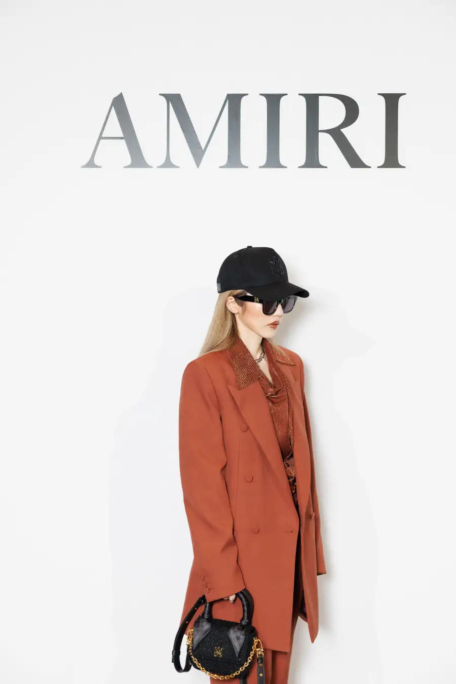 【2025年11月14日(金)】神宮寺勇太さんがAMIRIの夜へ。青山で重なった音楽とドレスアップ 写真14