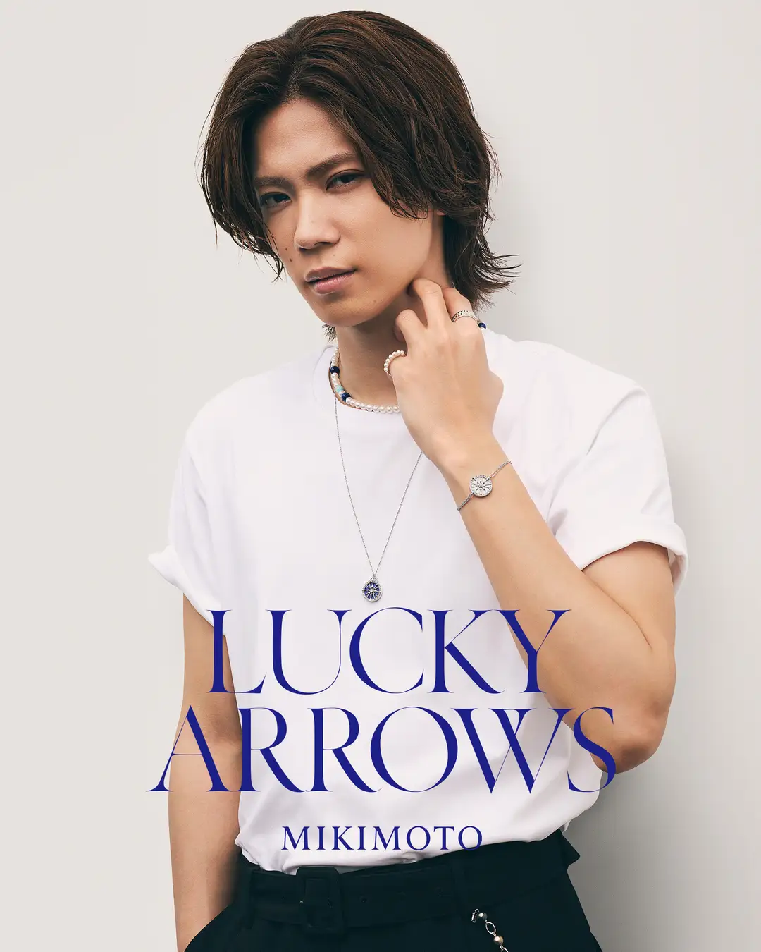 神宮寺勇太さんとMIKIMOTOの青いお守り。ラピスラズリが輝く「LUCKY ARROWS」 写真1